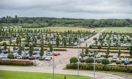 27 Aug 2021 Udsigt Over Parkerede Biler 2 Oliver Kielstrup